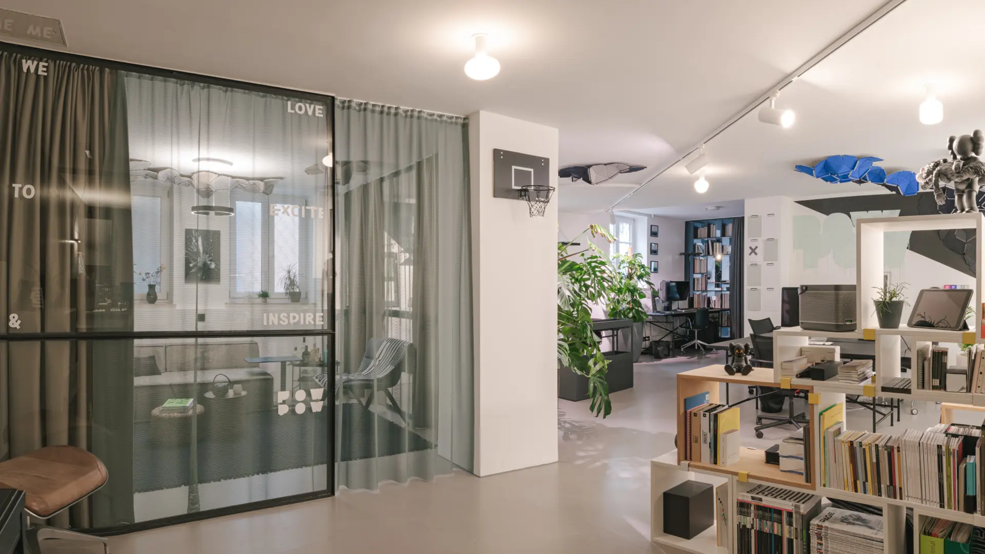 X height office01