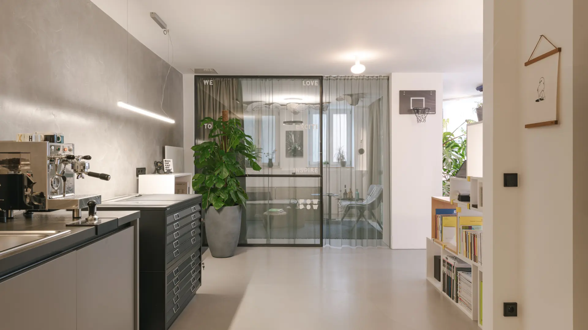 X height office03